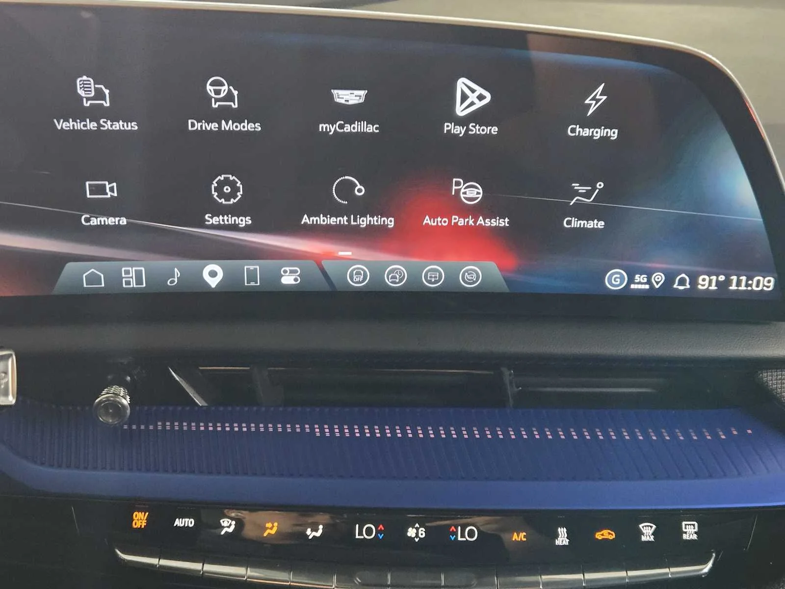 2027 Cadillac OPTIQ V-Series - Photo 11