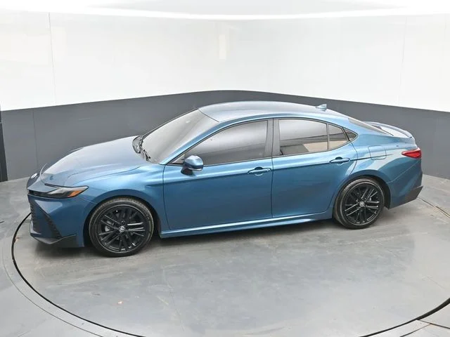 Used 2025 Ocean Toyota SE image 33