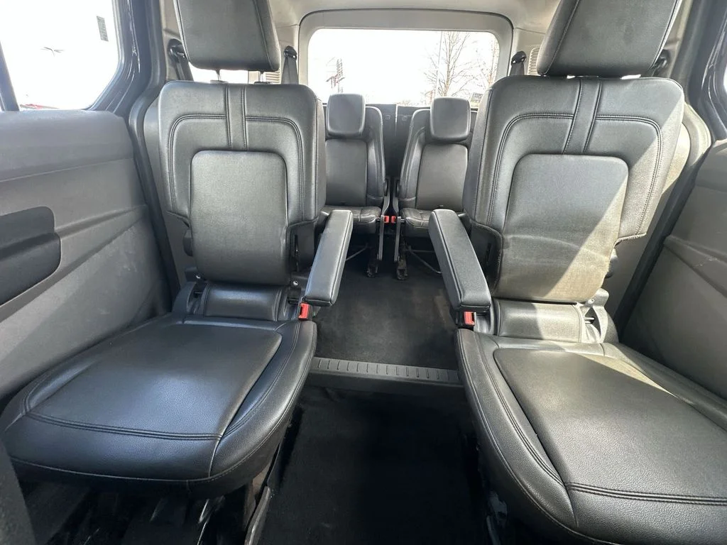 Used 2022 Black Ford XL image 27