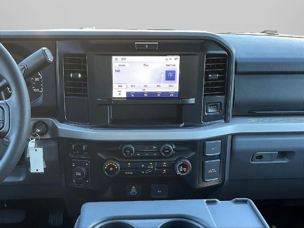 New 2027 Carbonized Gray Metallic Ford F-250® XLT image 6
