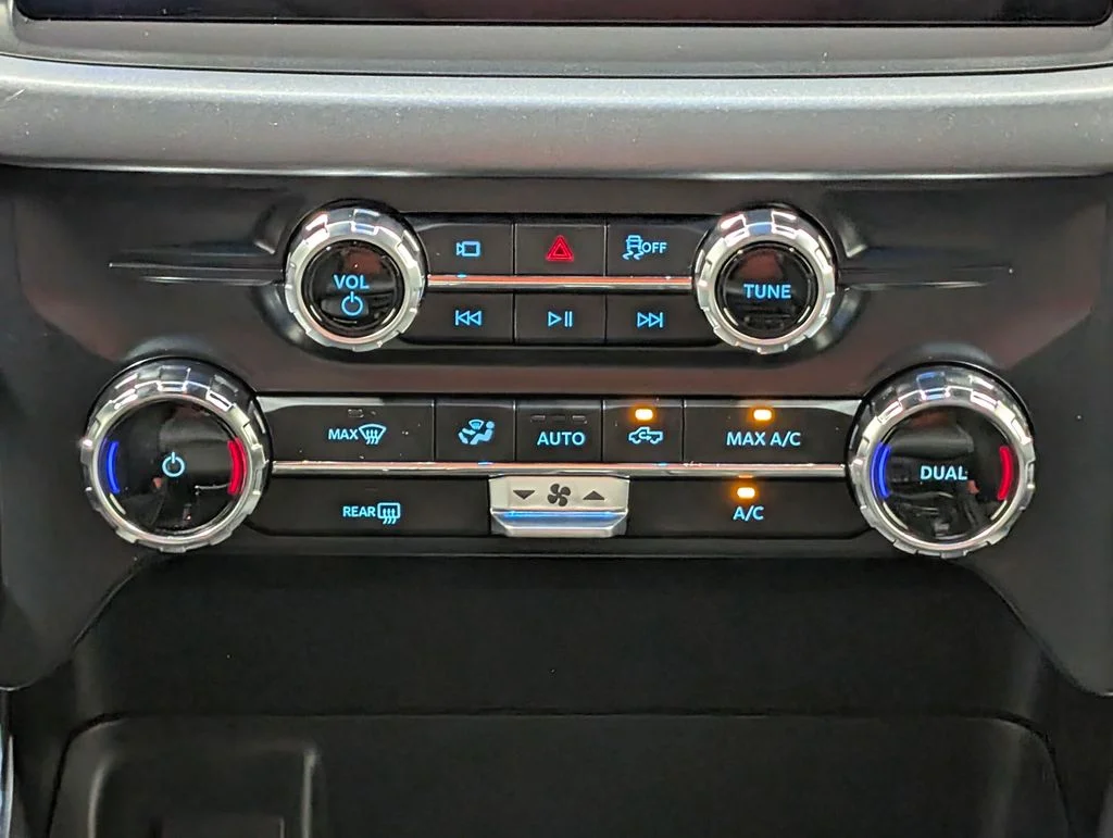 New 2026 Iconic Silver Metallic Ford XLT image 6