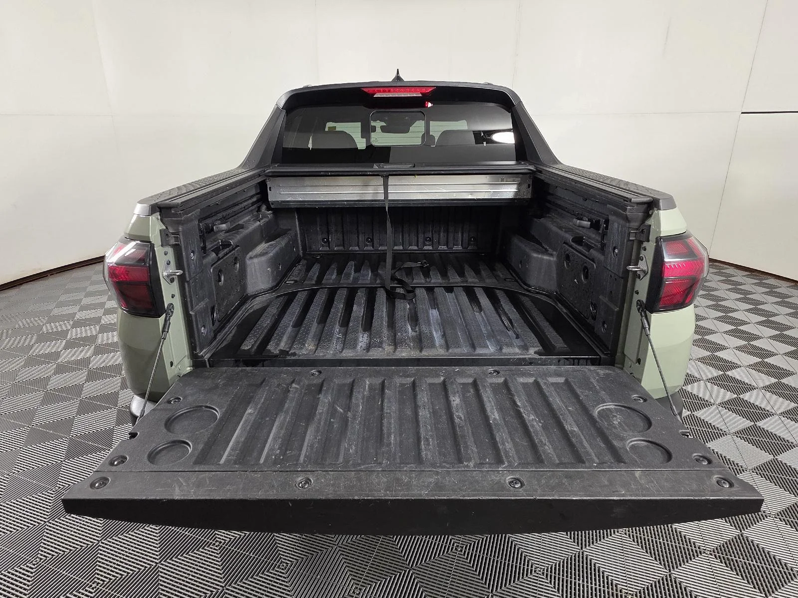 Used 2024 Sage Gray Hyundai SEL image 21
