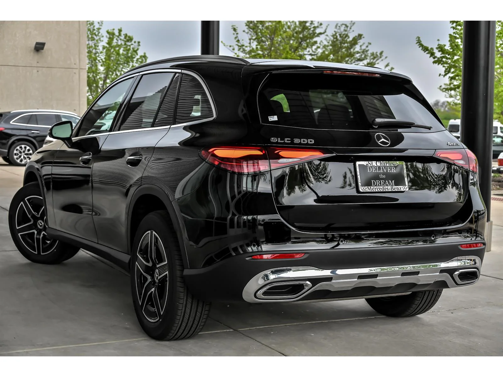 New 2026 Black Mercedes-Benz GLC 300 4MATIC® image 4