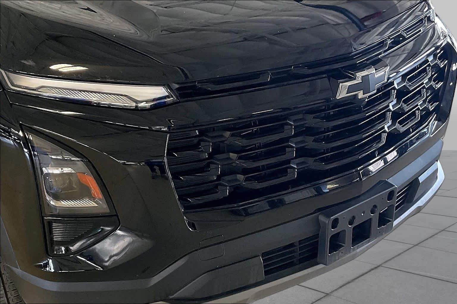 Used 2026 Mosaic Black Metallic Chevrolet FWD LT image 29
