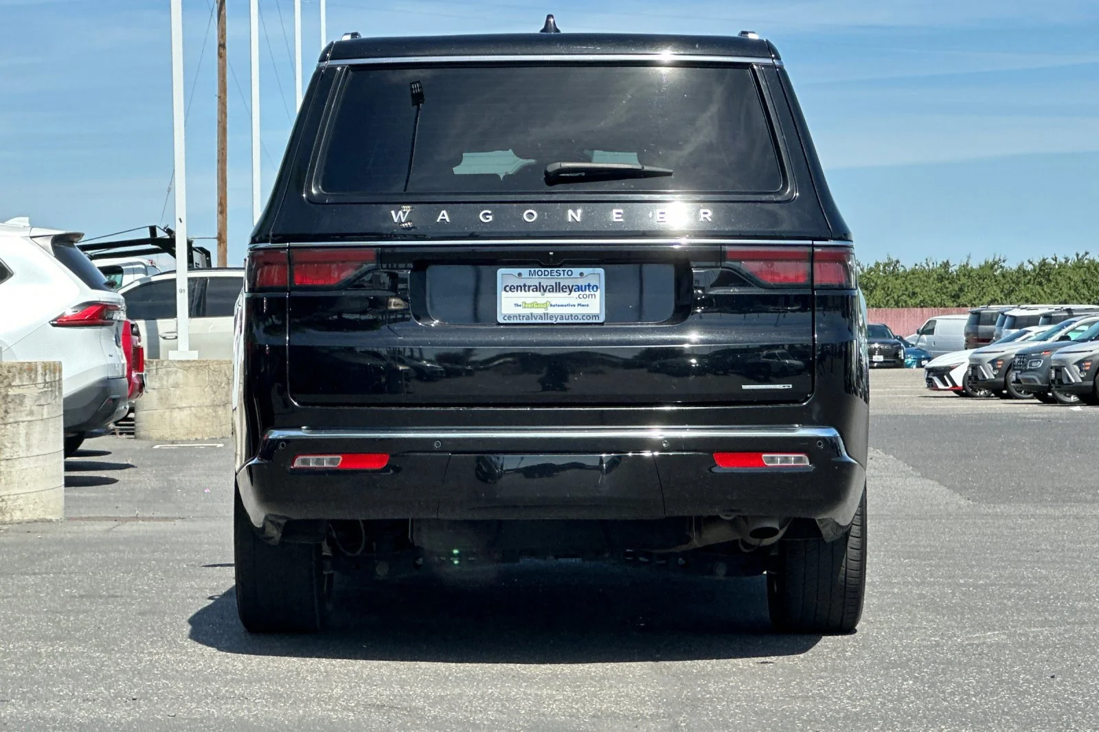 Certified Used 2024 Diamond Black Crystal Pearlcoat Jeep Series II image 5