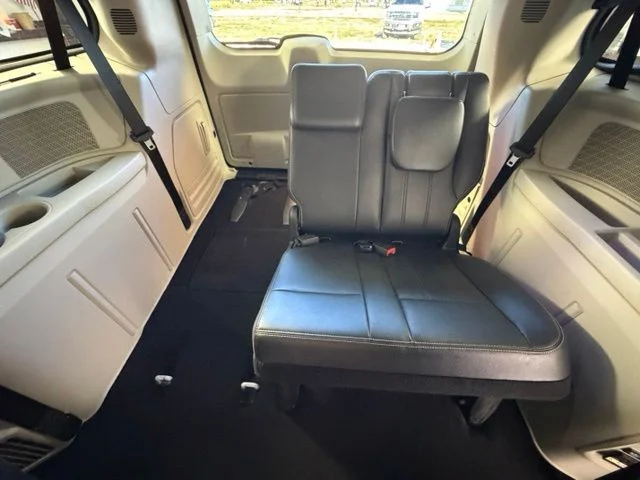 Used 2013 White Chrysler Touring image 46