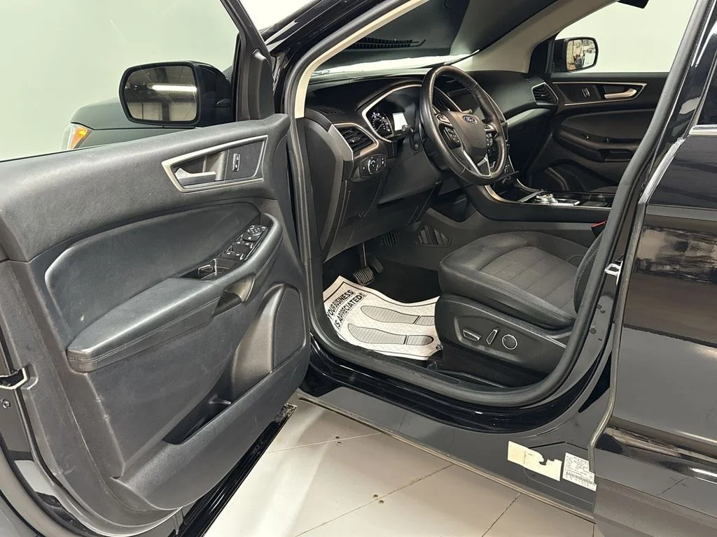 Used 2019 Agate Black Metallic Ford SEL image 13