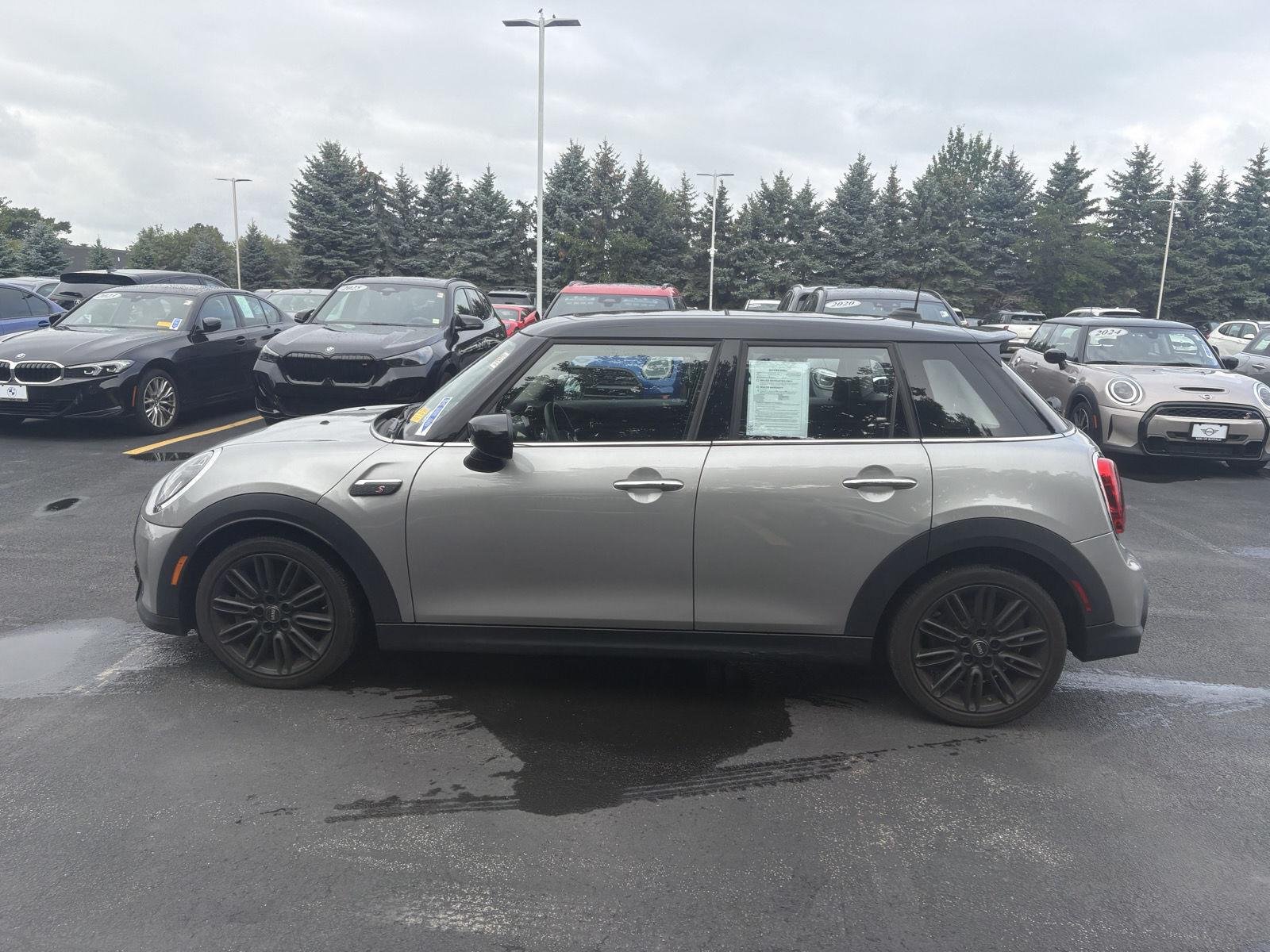 Used 2024 Melting Silver III Metallic MINI Cooper S image 4