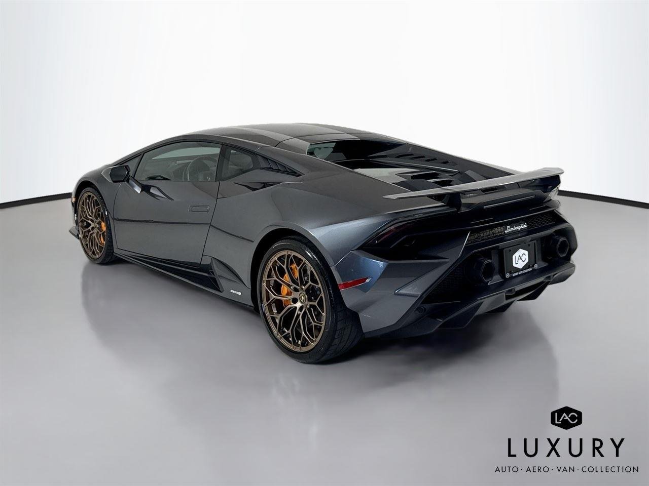 Used 2023 Grigio Lynx Lamborghini Tecnica | Front PPF | Functional Pkg image 8
