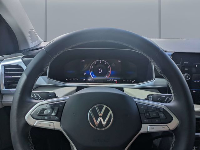 Used 2025 Gray Volkswagen 1.5T SE image 30