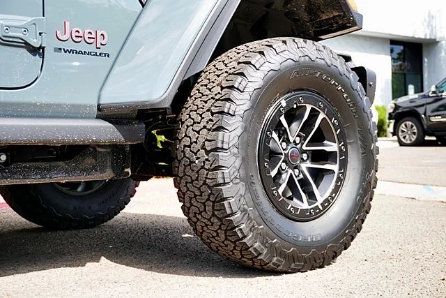 New 2026 Anvil Clear-Coat Exterior Paint Jeep Rubicon X image 9