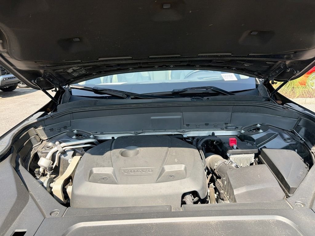 Used 2019 Black Volvo T5 Momentum image 33