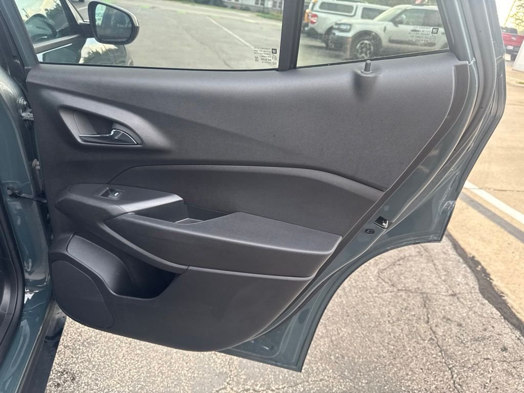 Used 2025 Gray Chevrolet LT image 33
