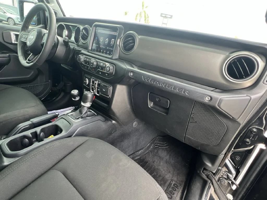 Used 2023 Black Jeep Sport S image 29
