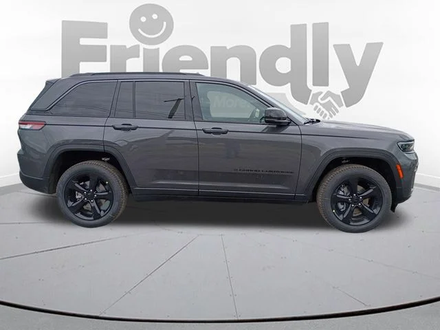 New 2026 Baltic Gray Metallic Clear-Coat Exterior Paint Jeep Limited image 3