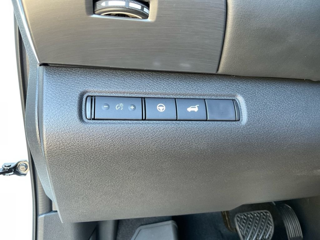 Used 2025 White Nissan Rock Creek image 18