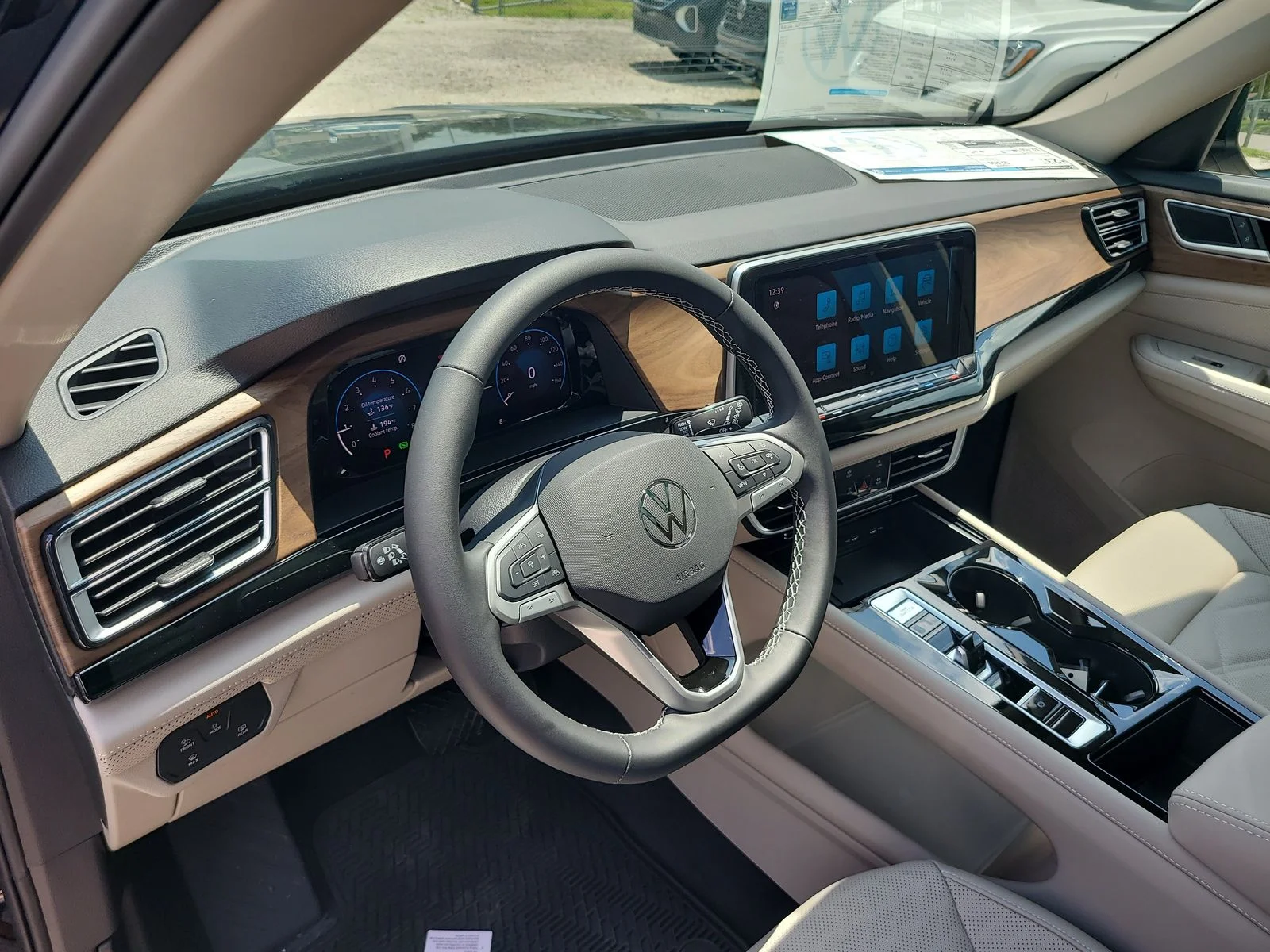 New 2026 Deep Black Pearl Volkswagen 2.0T SE W/TECHNOLOGY image 19