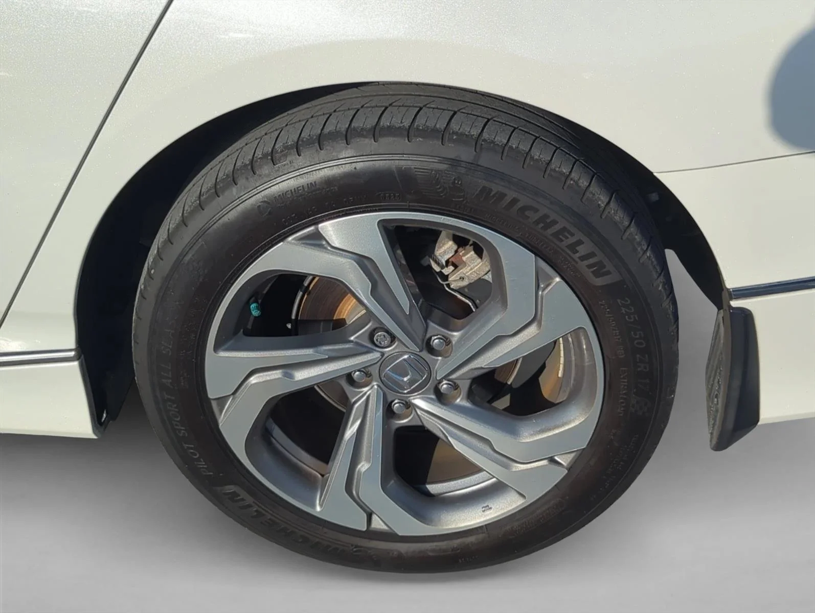 Used 2019 Platinum White Pearl Honda EX 1.5T image 6