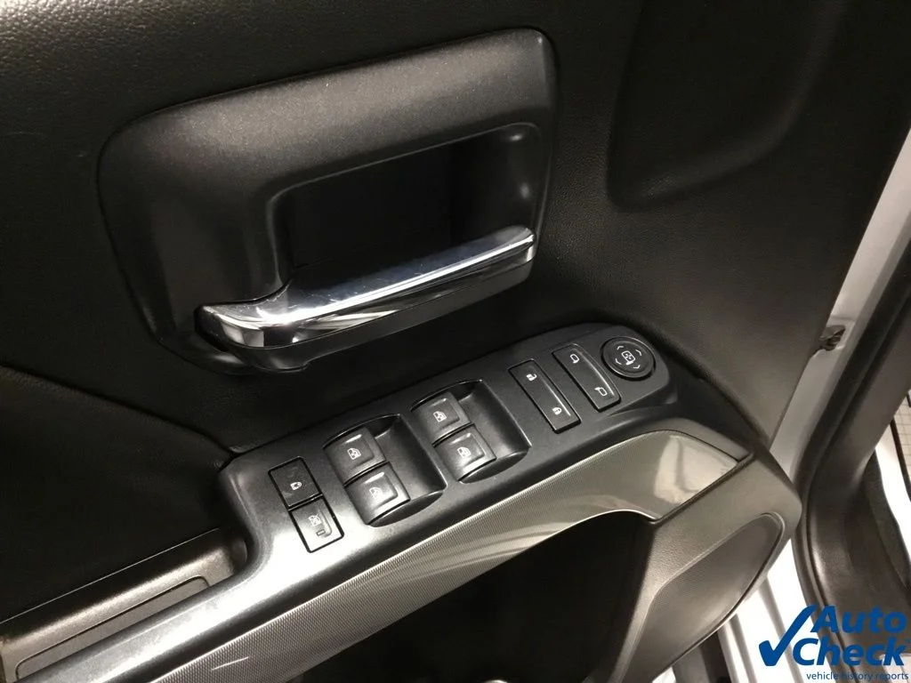 Used 2018 Silver Chevrolet LT image 26