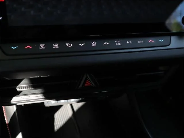 New 2025 Diamond Black Crystal Pearlcoat Dodge Scat Pack image 23