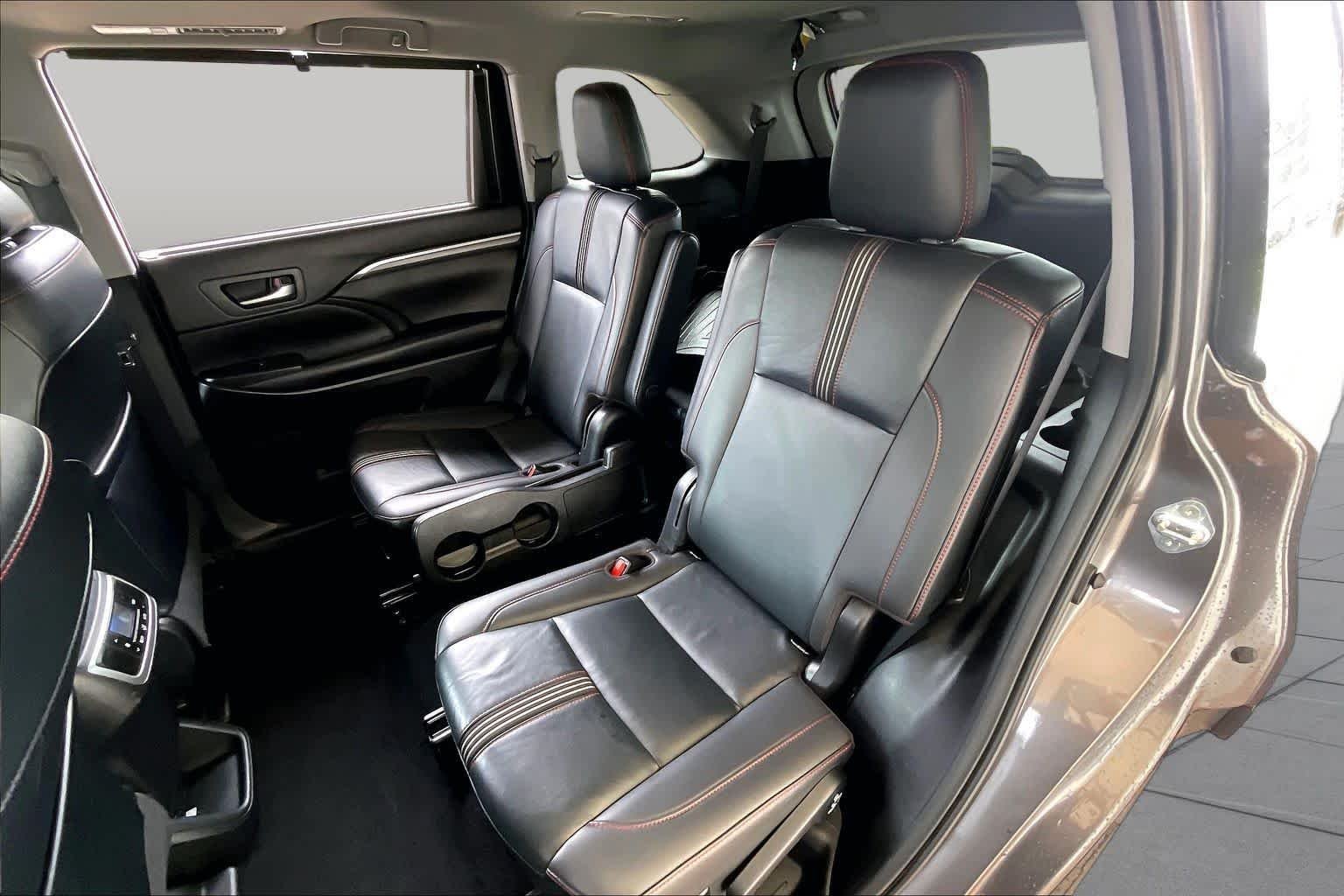 Used 2019 Predawn Gray Mica Toyota SE image 18