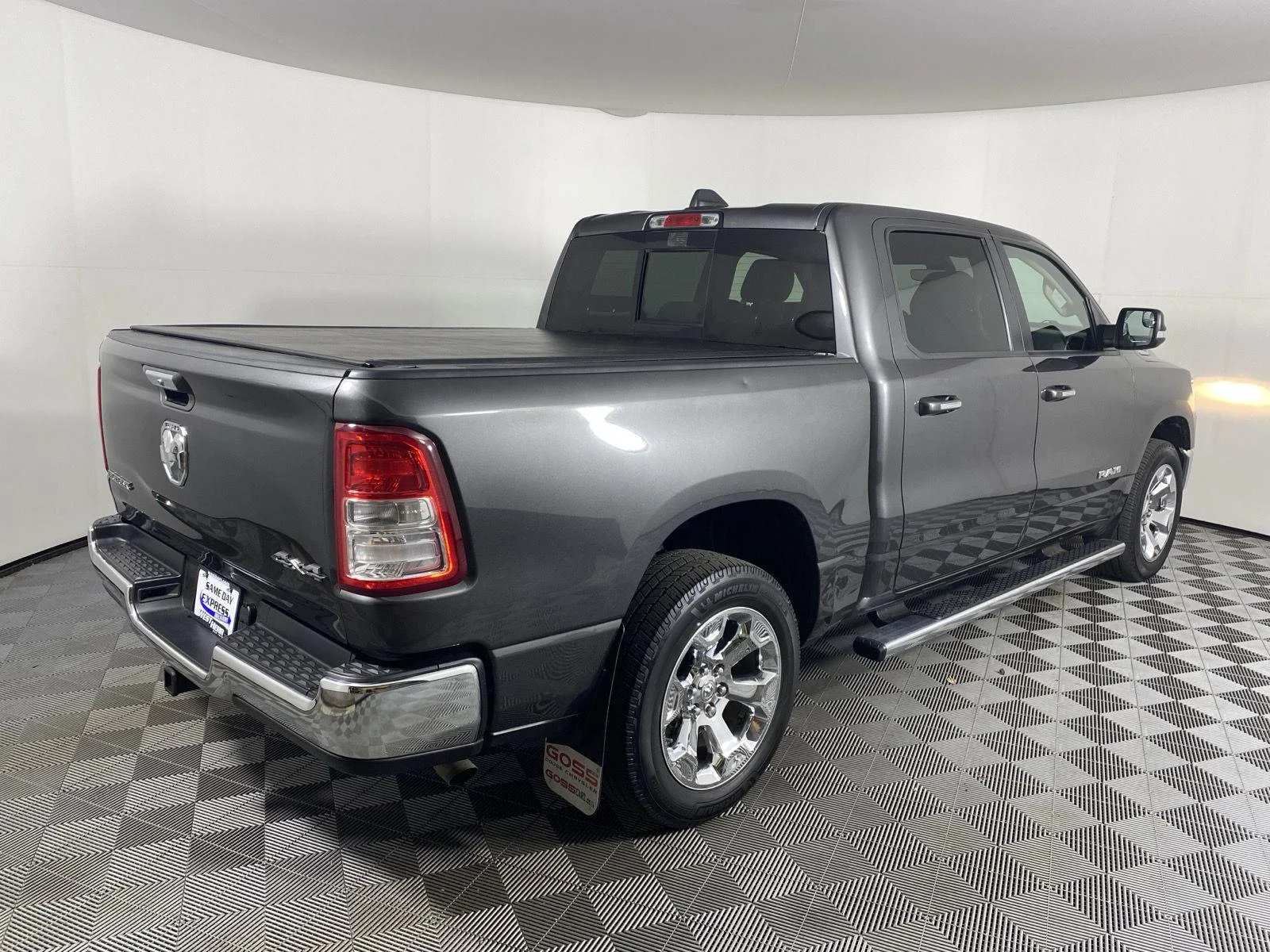 Used 2019 Granite Crystal Metallic Clearcoat Ram Big Horn/Lone Star image 7
