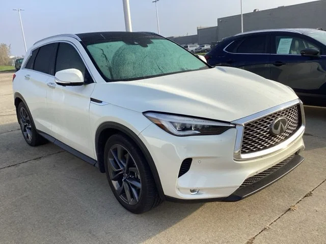 Used 2021 White INFINITI Autograph image 9