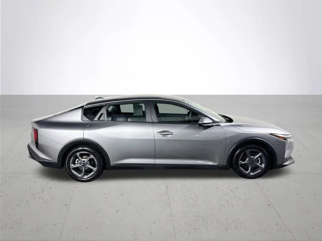Used 2025 Gray Kia LXS image 5