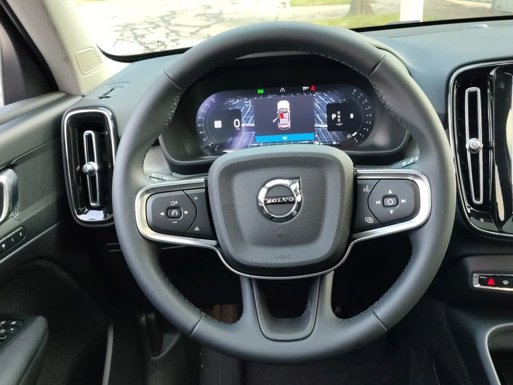 2026 Volvo XC40 Plus - Photo 30