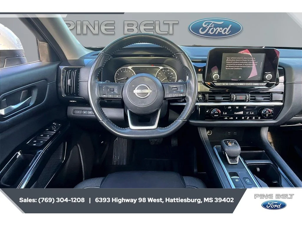 Used 2022 Glacier White Nissan SV image 5