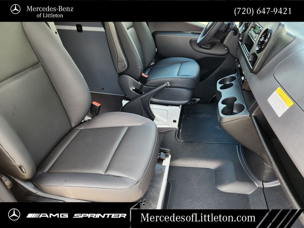 New 2026 Arctic+White Mercedes-Benz Cargo 144 WB image 13
