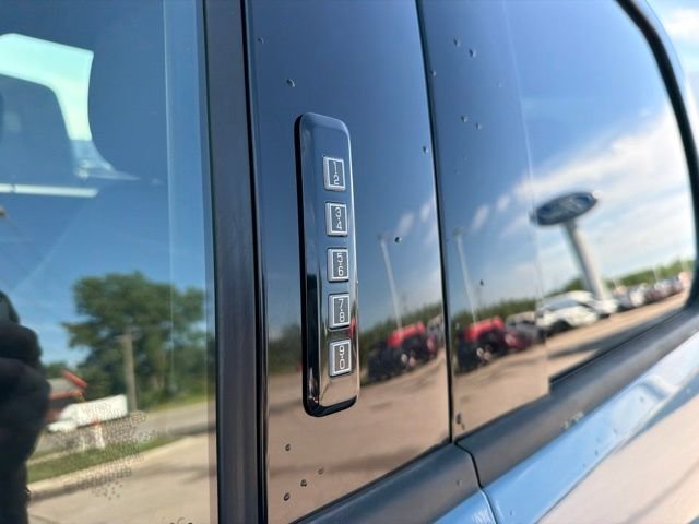 Used 2023 Blue Ford XLT image 4