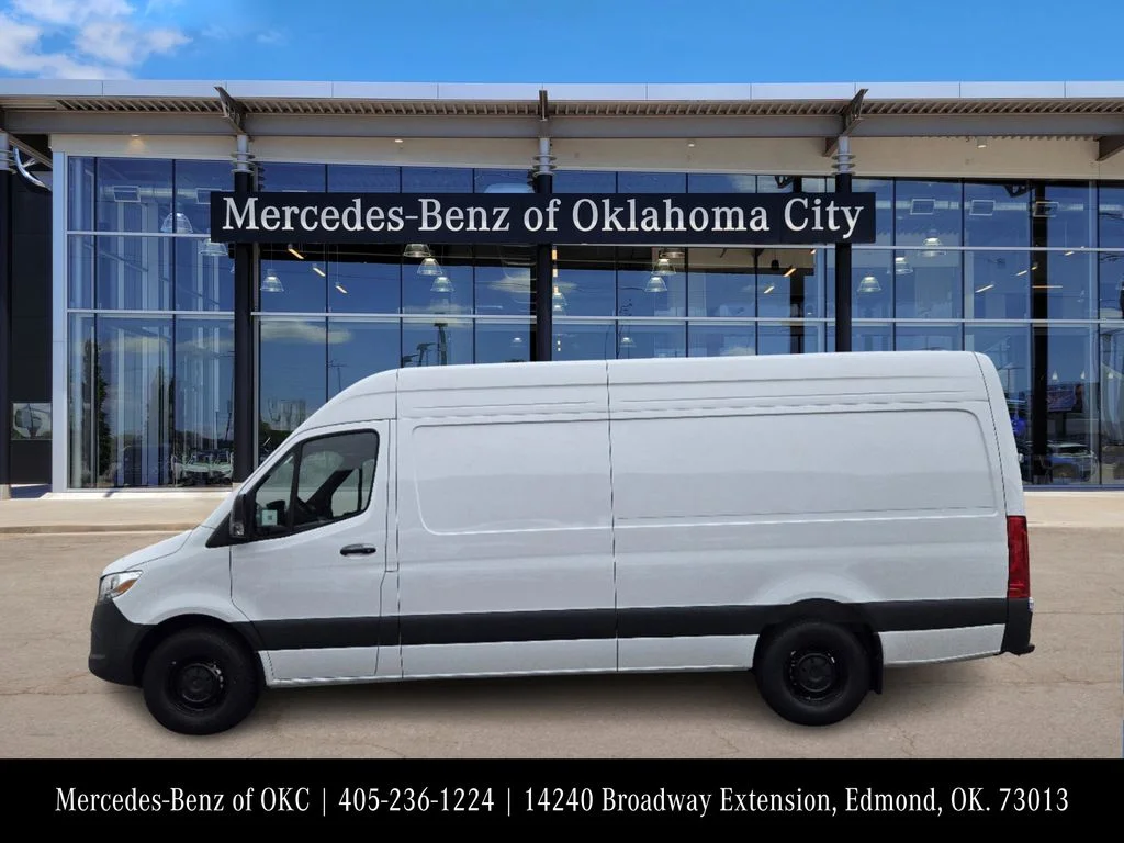 Used 2025 White Mercedes-Benz Cargo 170 WB image 3