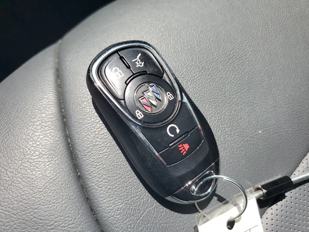 Used 2021 (Includes Satin Nickel lower exterior accent color.) Buick Essence image 26