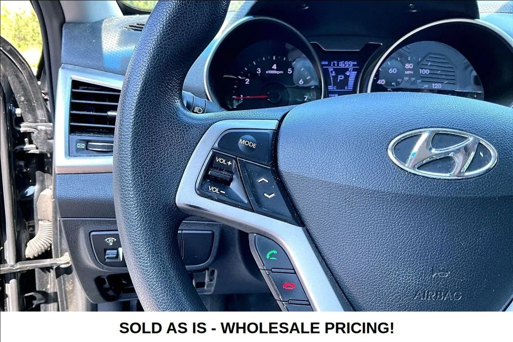 Used 2012 Black Hyundai Base image 11