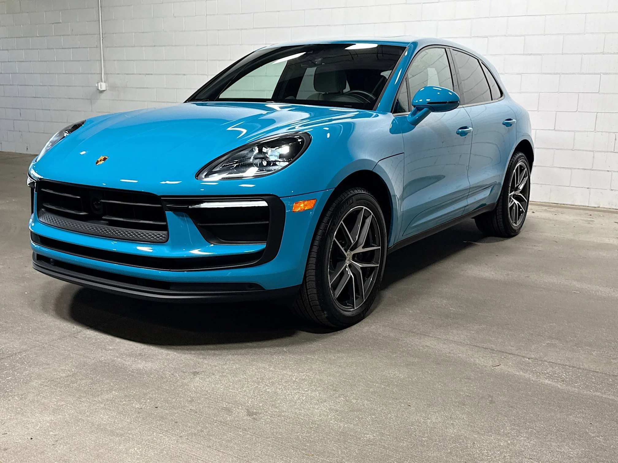 2023 Porsche Macan -'s photo