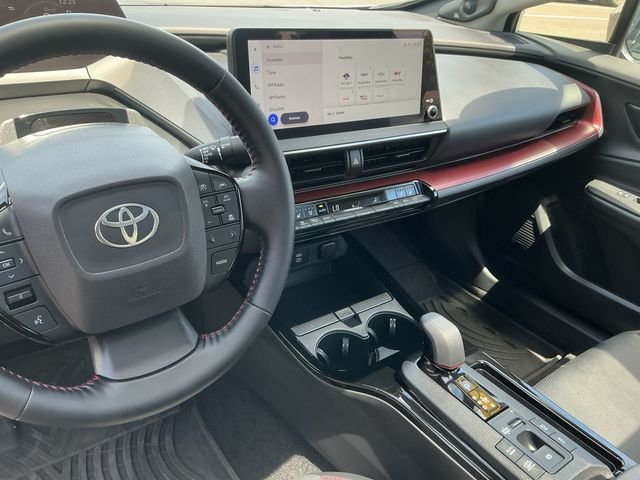 Used 2024  Toyota XSE Premium image 28