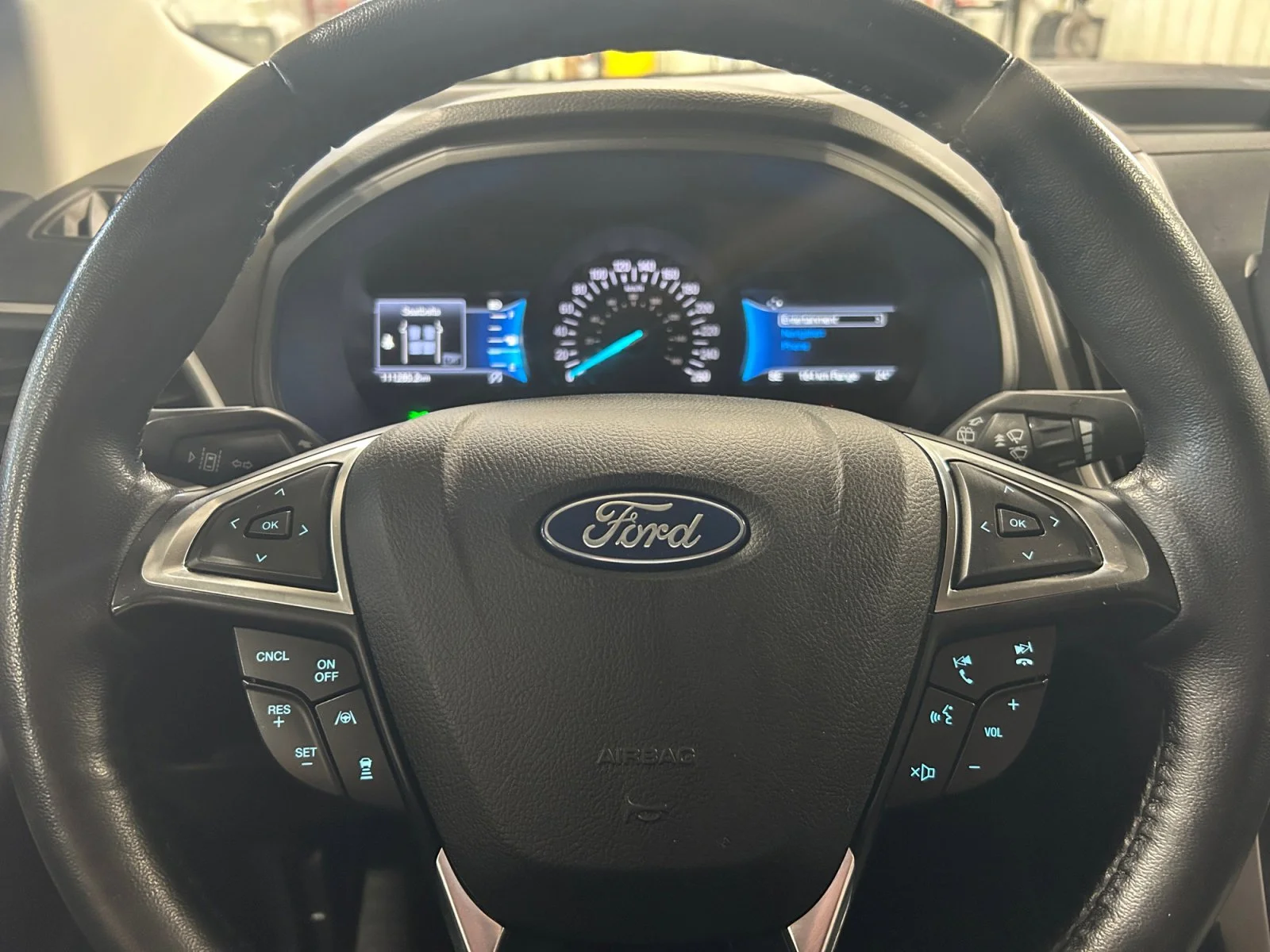 Used 2023 OXF WHITE Ford SEL AWD image 21