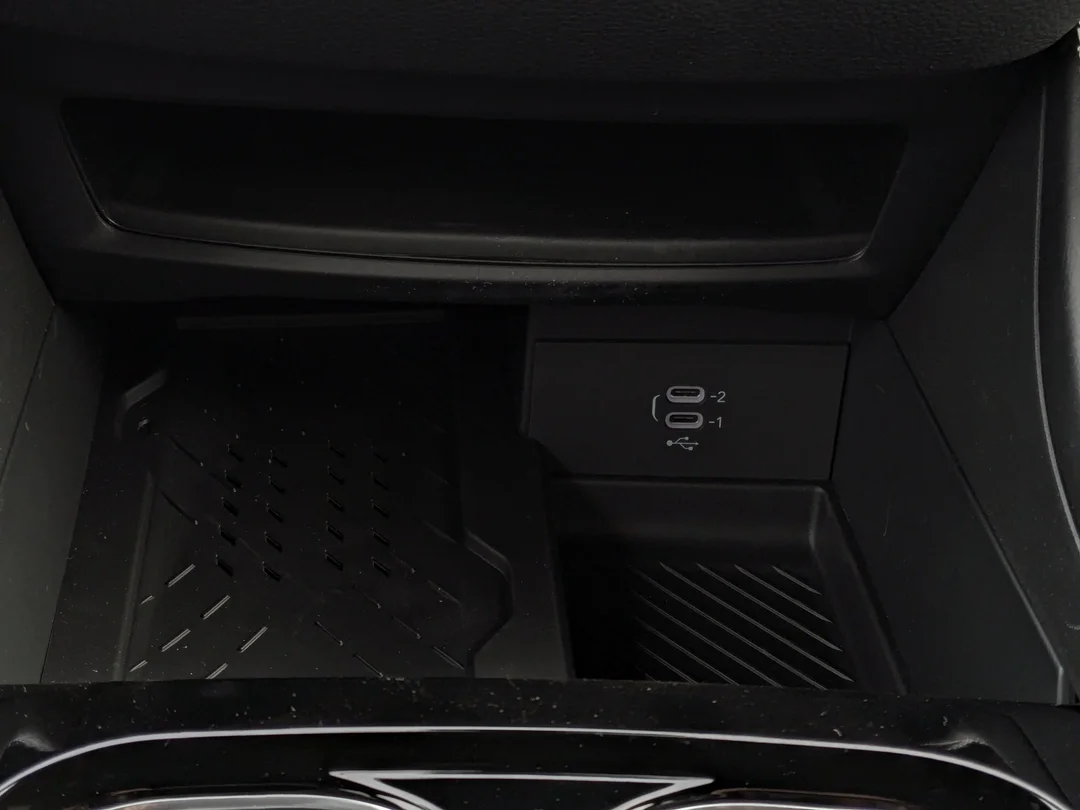 New 2026 Black Chrysler Limited - - AWD - 360 Camera - Vented Seats - AWD System - Remote Start & More! image 25