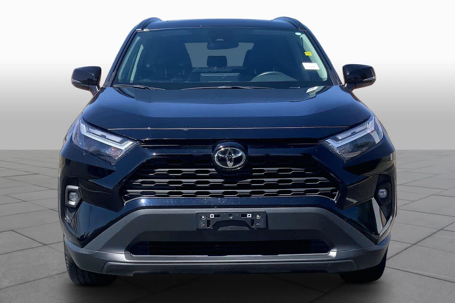 Used 2025 Midnight Black Metallic Toyota XLE Premium image 4