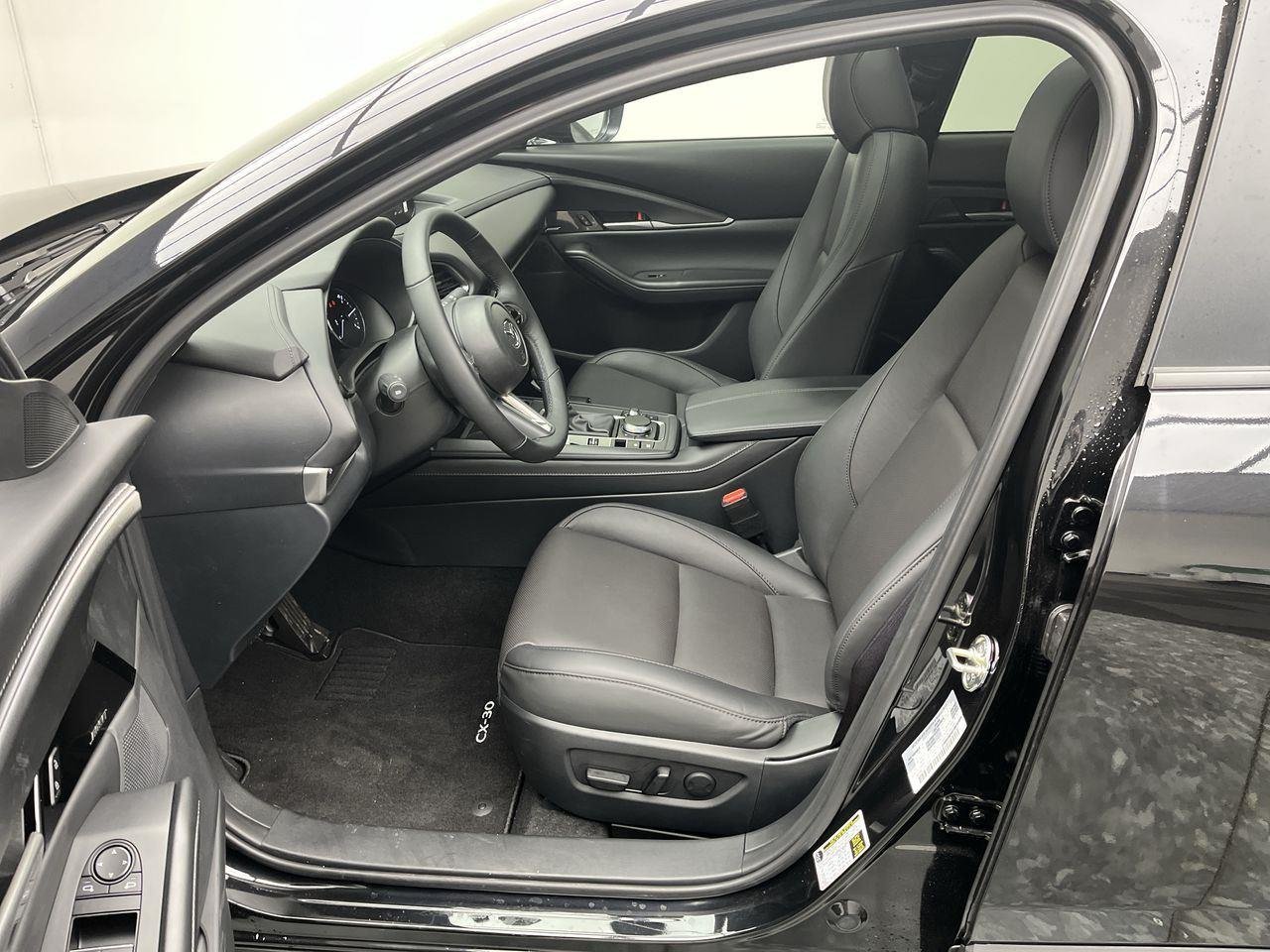 2026 Mazda CX-30 Premium - Photo 3