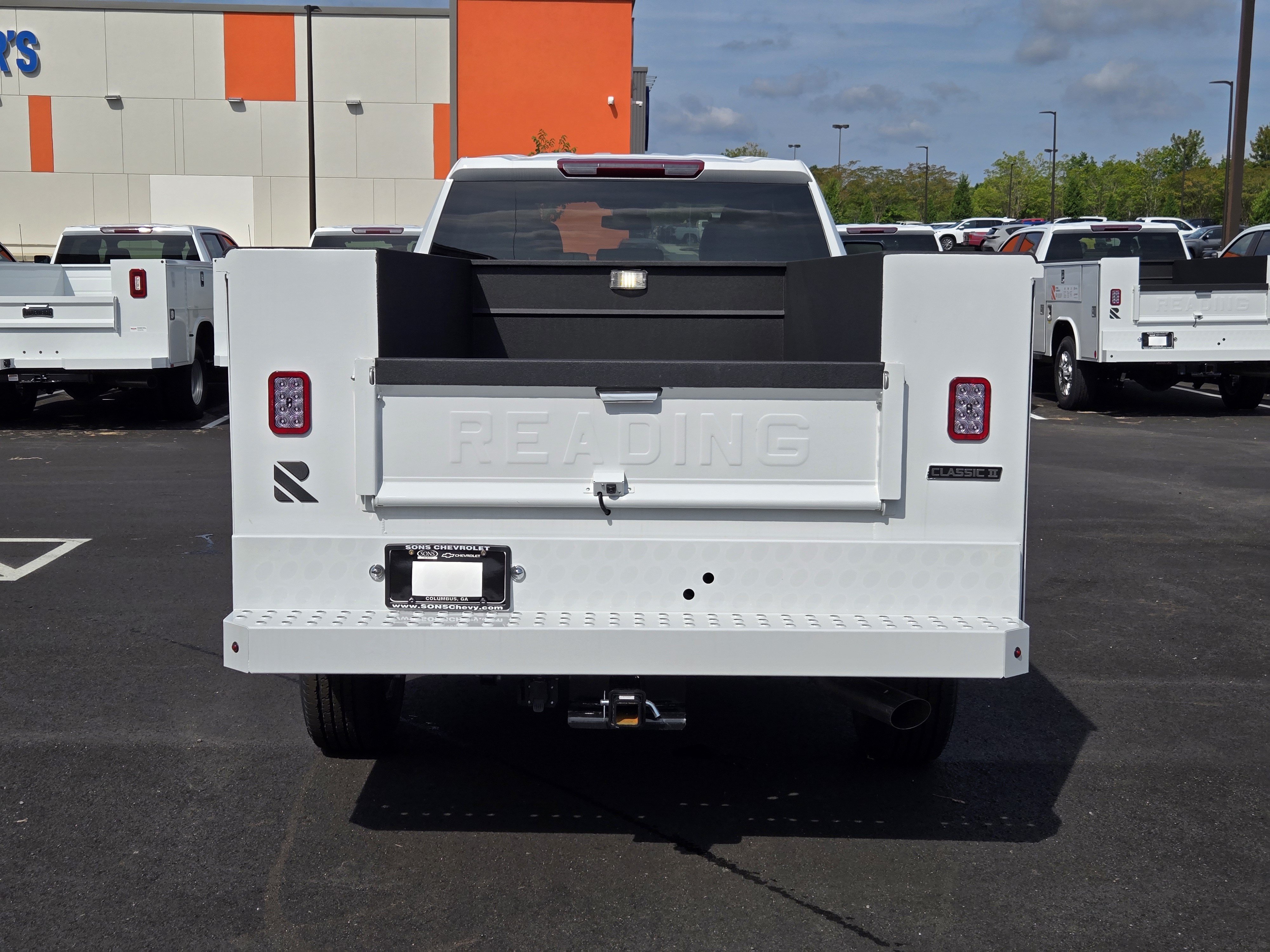 New 2026 Summit White Chevrolet WT image 7