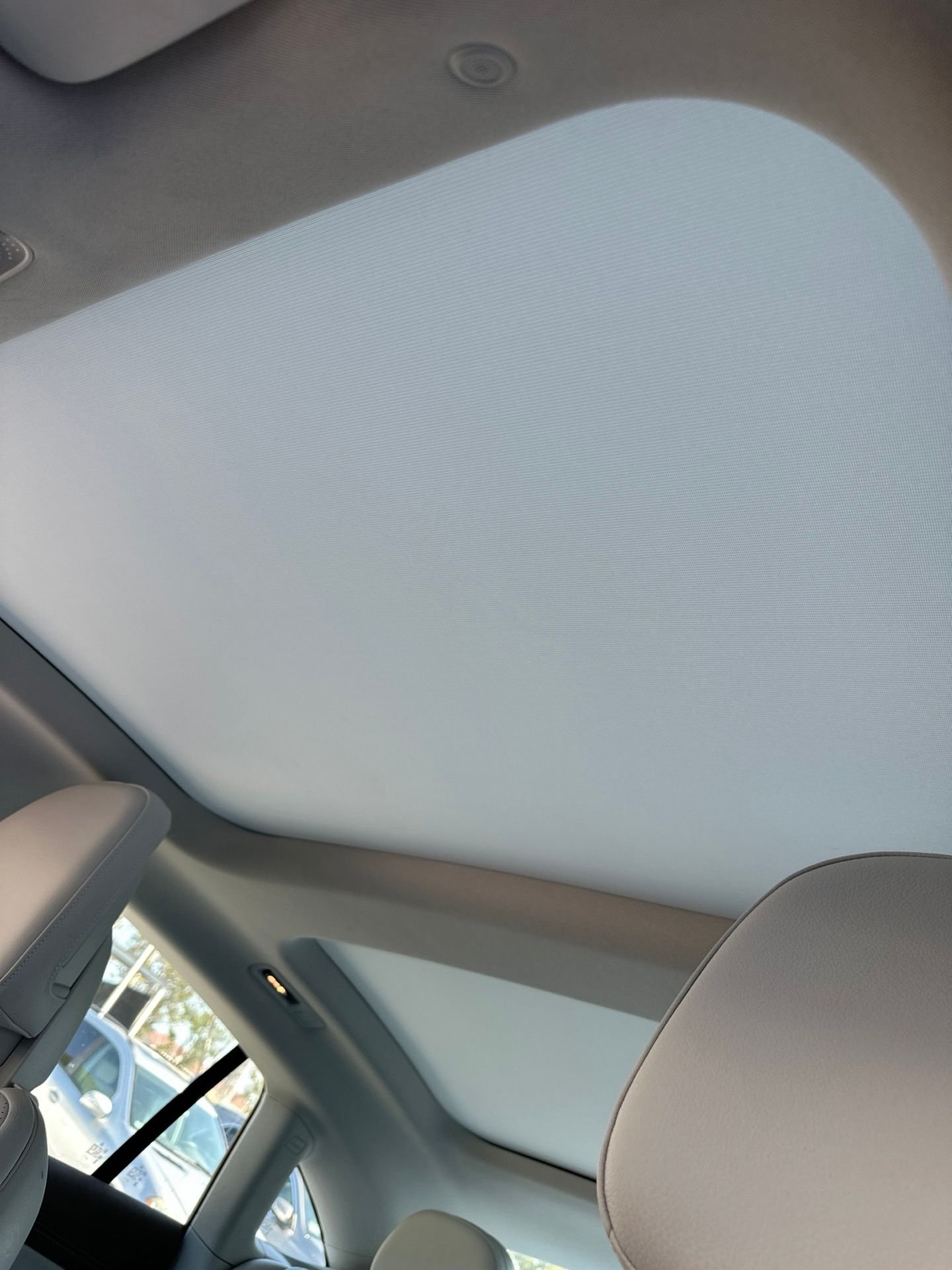 Certified Used 2023 White/off-white Mercedes-Benz 500 Sedan image 11