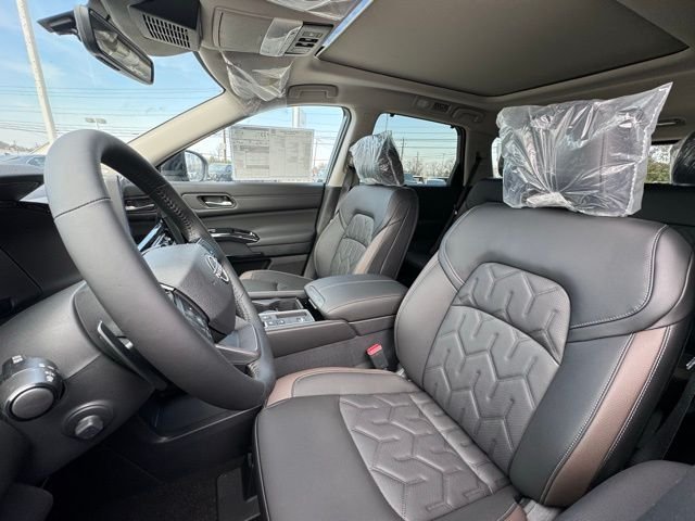 New 2026 Gray Nissan Platinum image 13