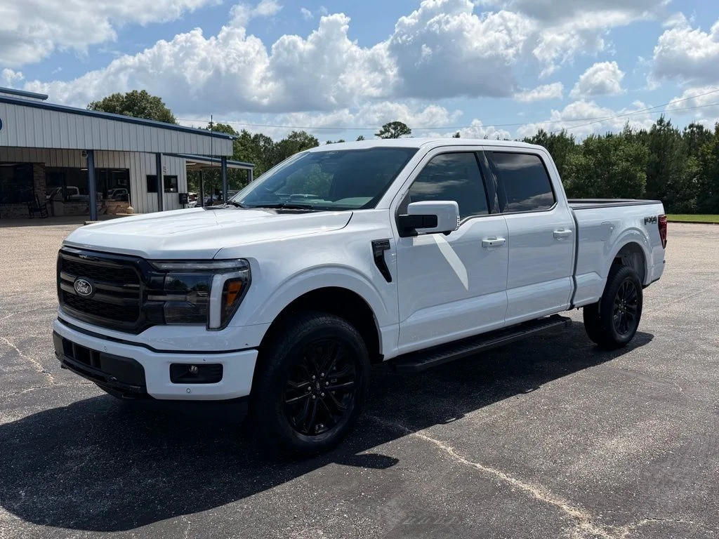 New 2026 Oxford White Ford Lariat® image 24