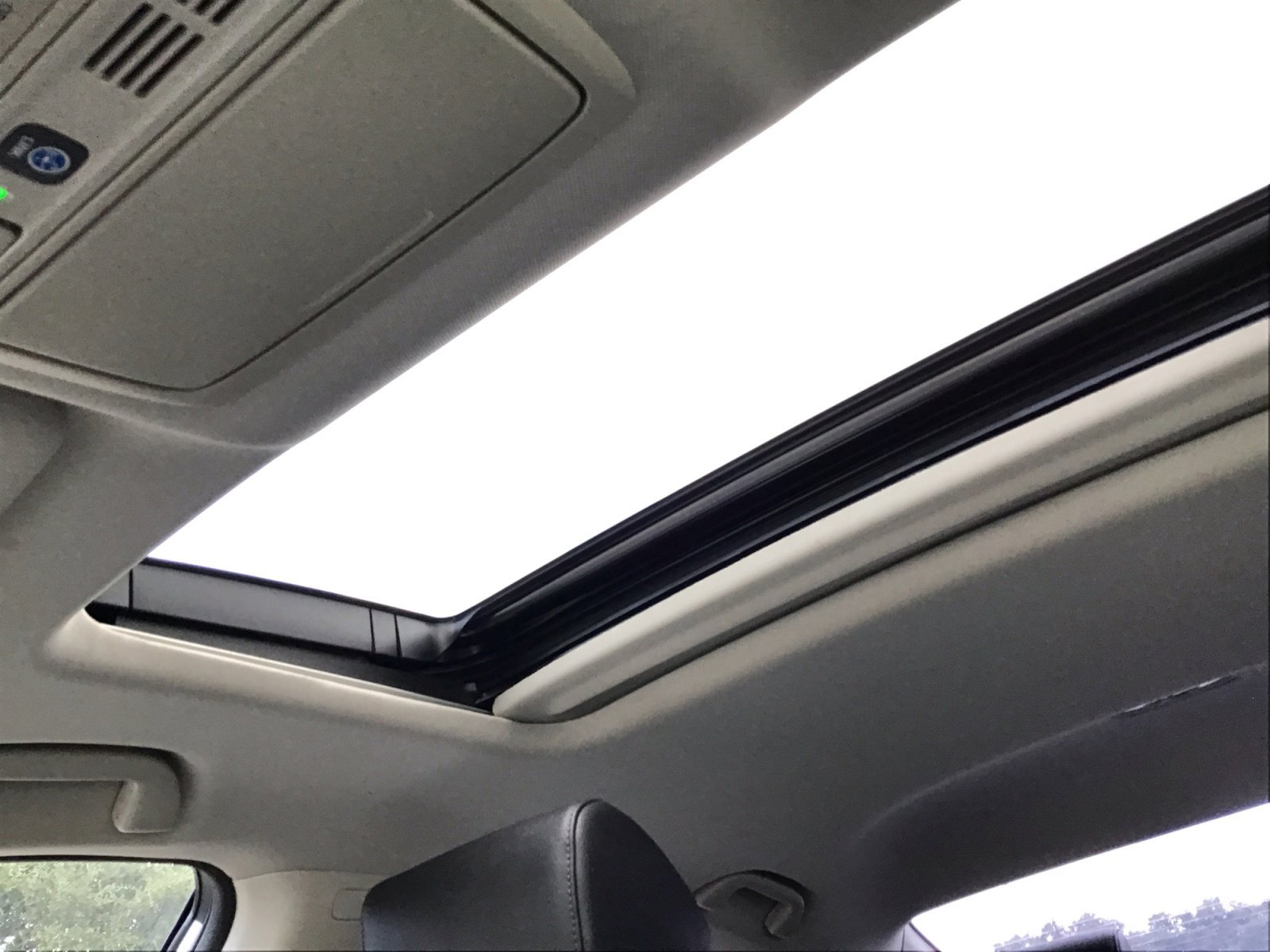 Used 2021 White Honda Touring image 18