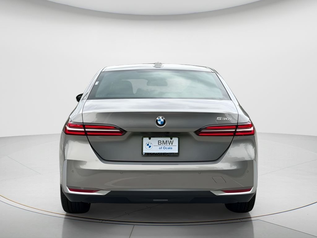 New 2027 Oxide Grey Metallic BMW 530i image 6