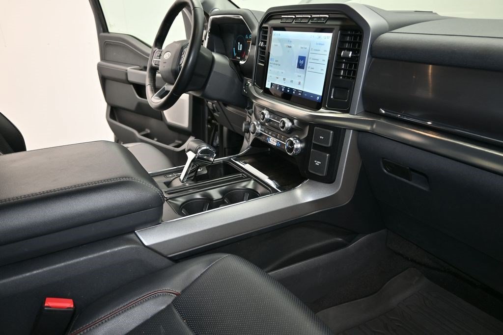 Used 2023 Gray Metallic Ford LARIAT image 9