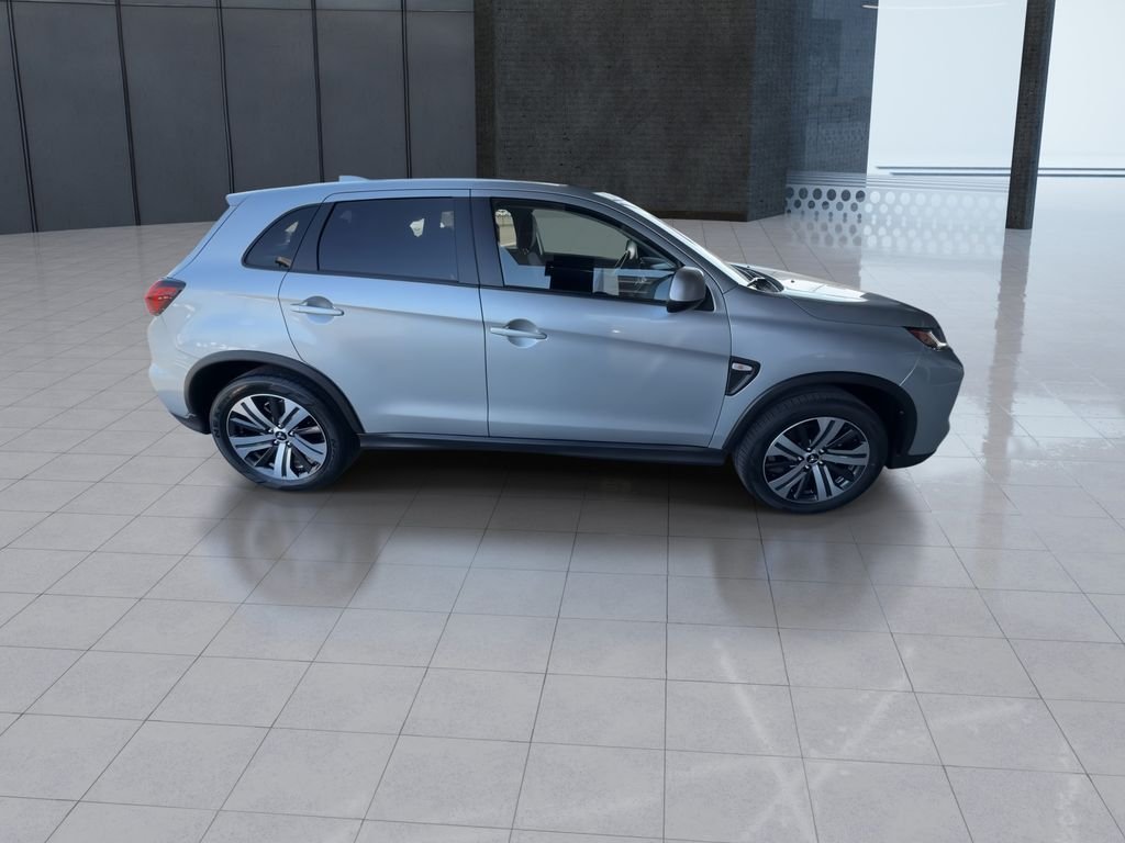 2025 Mitsubishi Outlander Sport ES - Photo 9
