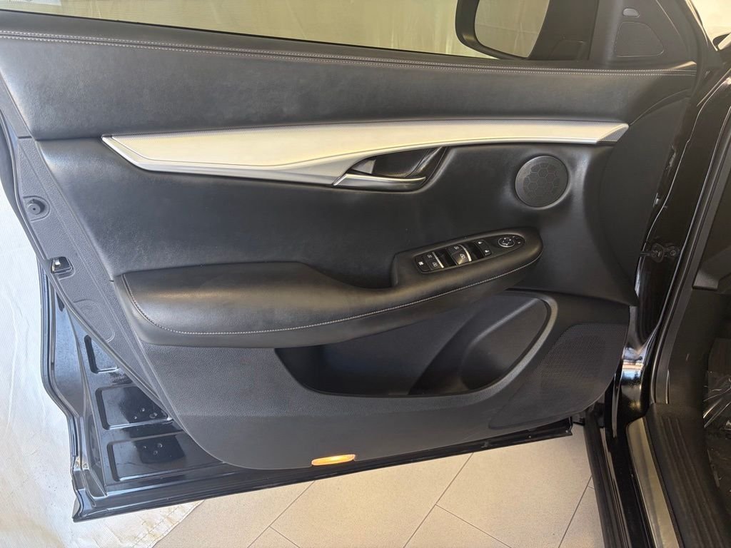 Used 2020 Black Obsidian INFINITI LUXE image 13
